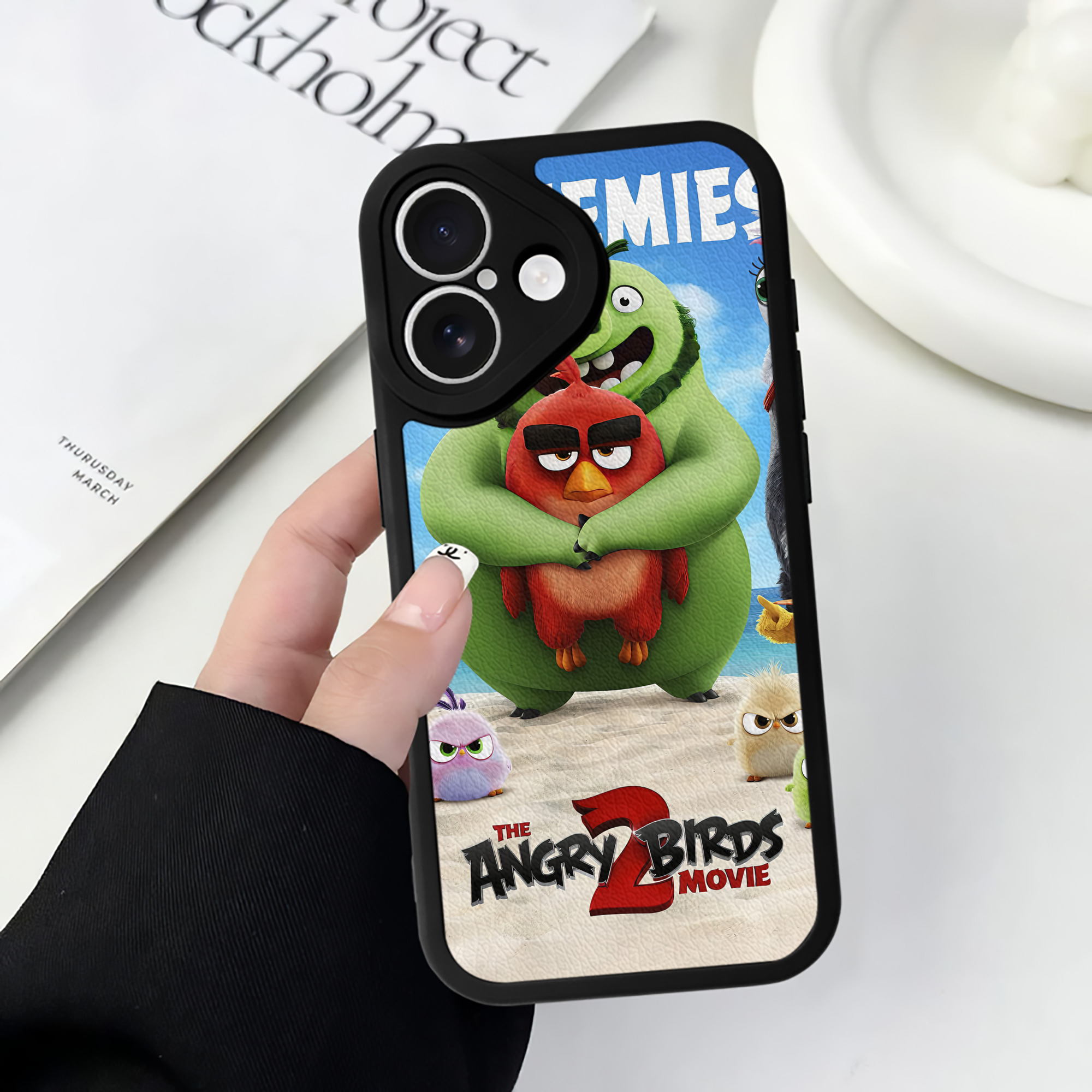 （画像用） Angry Birds アングリーバード 【iPhone 16シリーズ対応】シリコンスマホケース（レザー調） 材質：シリコン